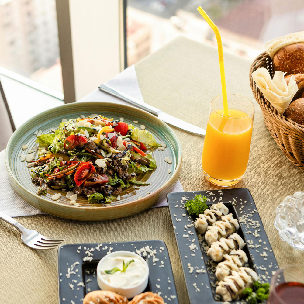 Healthy Cafes Near Cemagi Gyms